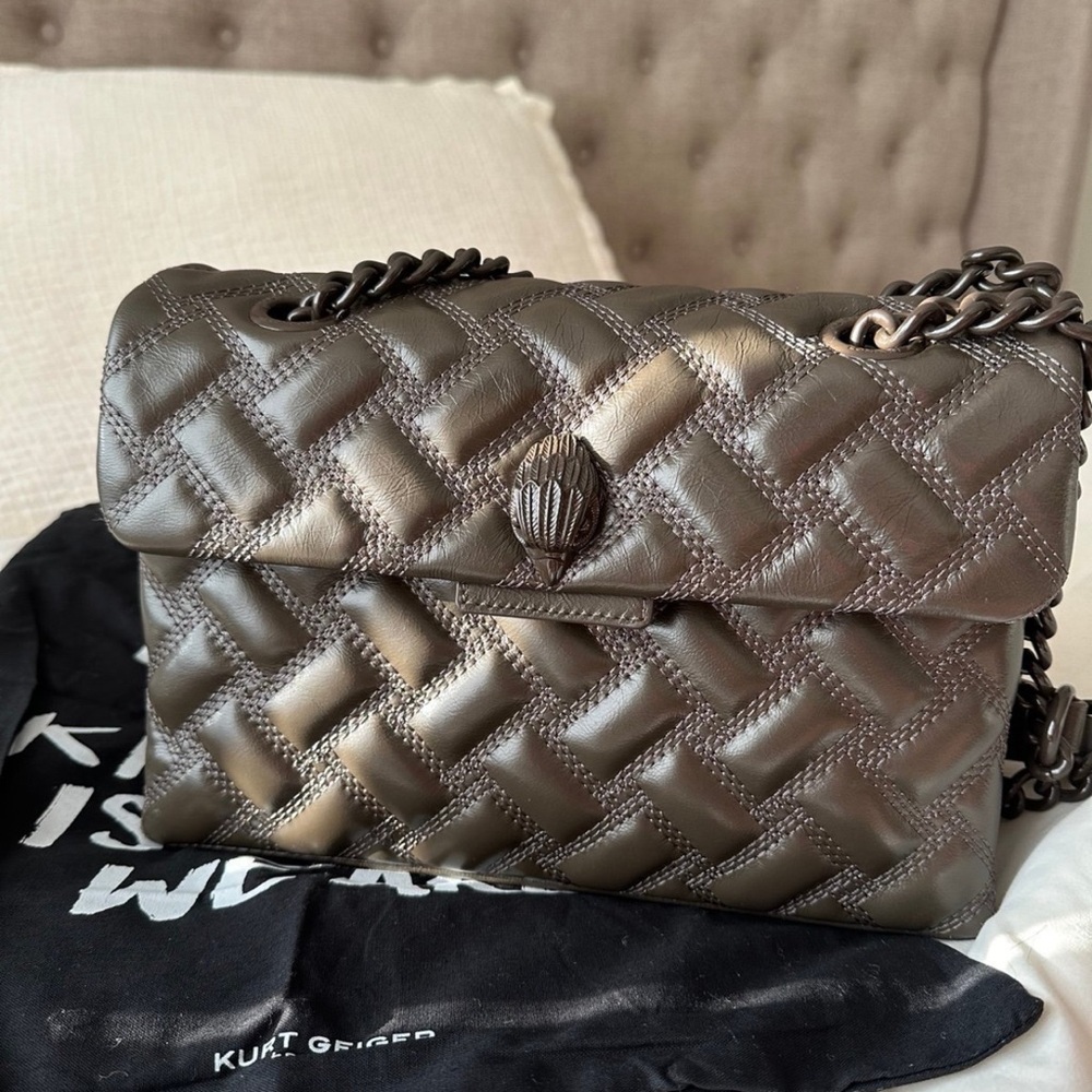 medium size ( off brownish color way)